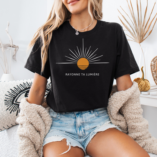 T-shirt "Rayonne ta lumière" - Élégance et inspiration au quotidien -t-shirt pour femme