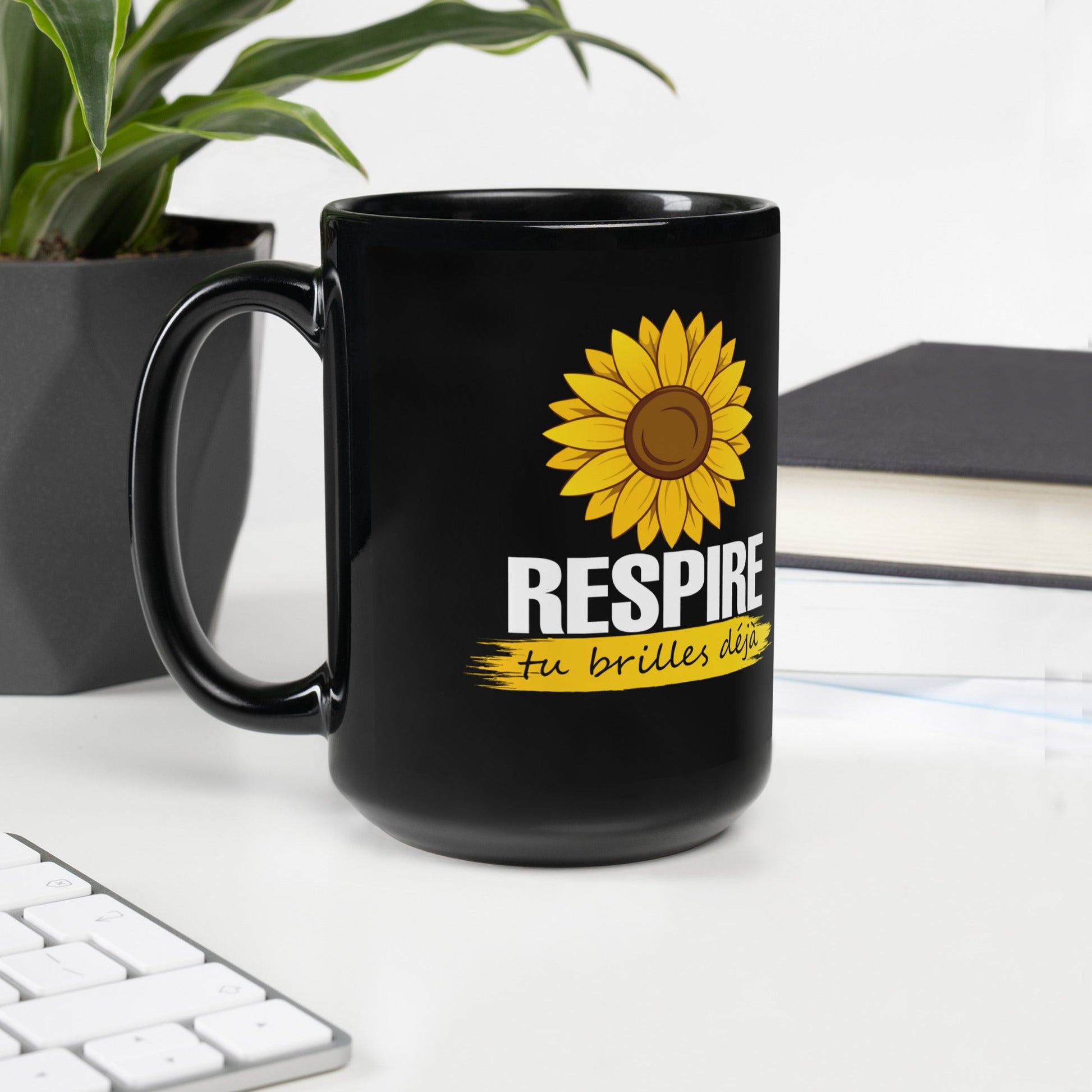 Tasse Noire "Respire, Tu Brilles Déjà"