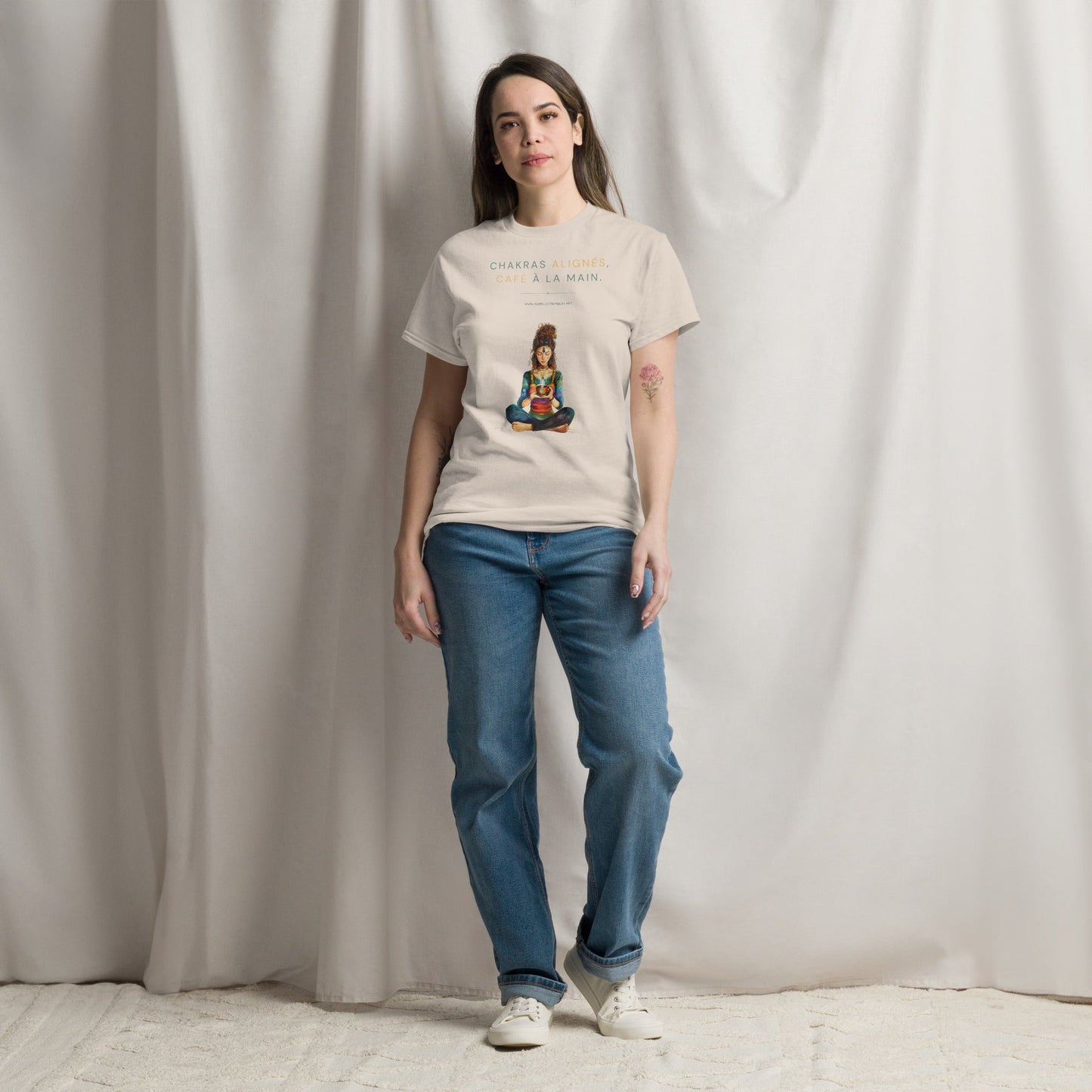 T-shirt classique unisexe - Chakras alignés, café à la main