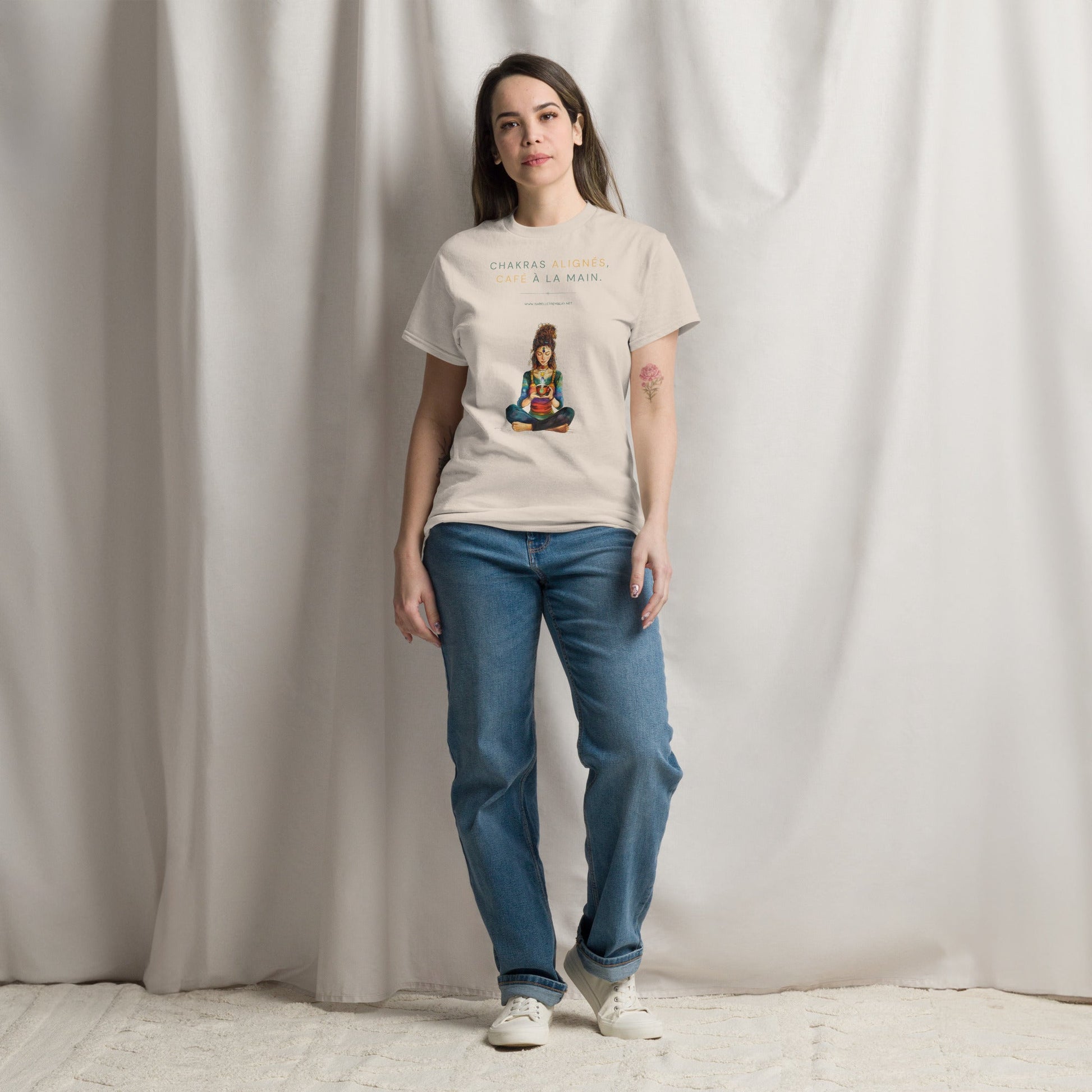 T-shirt classique unisexe - Chakras alignés, café à la main