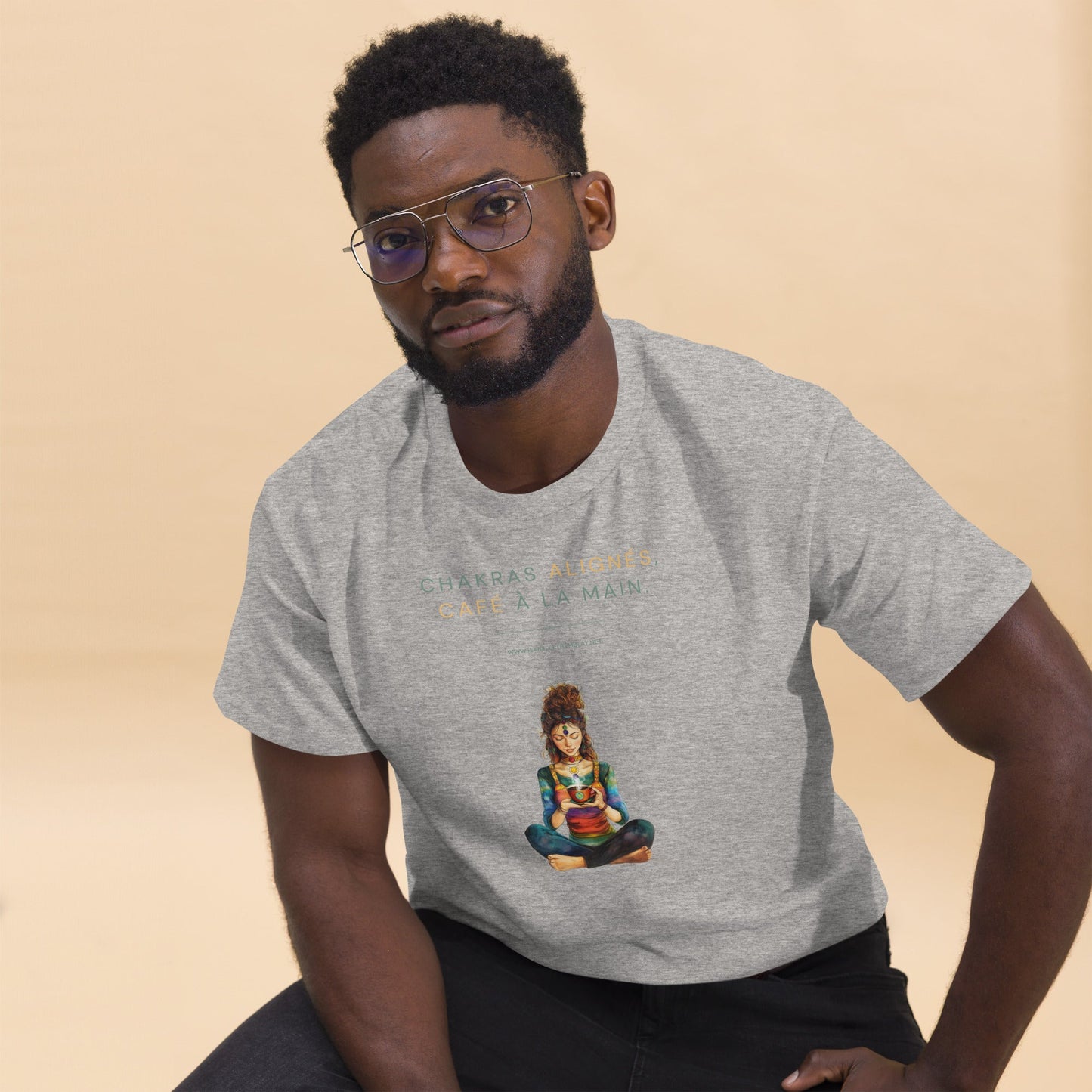 T-shirt classique unisexe - Chakras alignés, café à la main