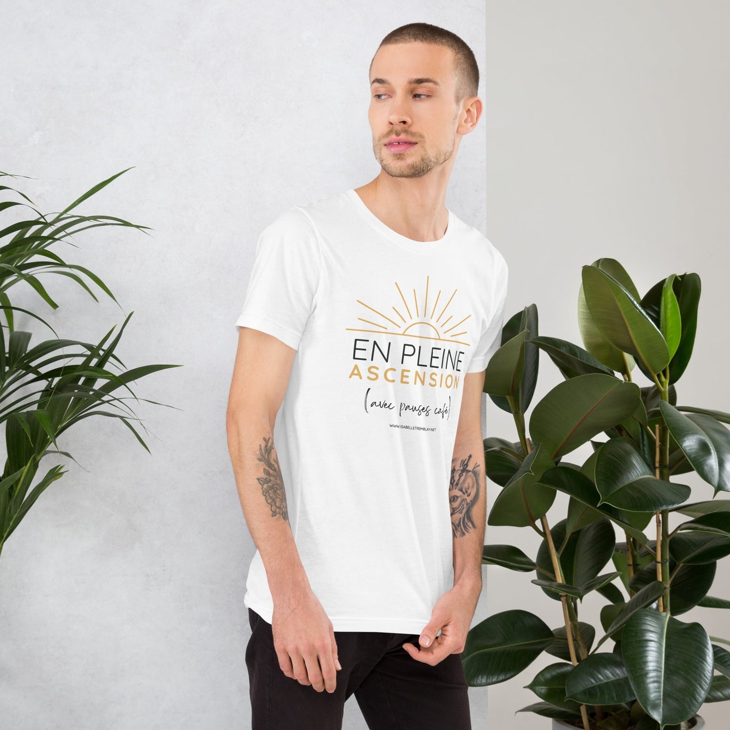 En pleine ascension (avec pauses cafés) - T-shirt unisexe inspirant