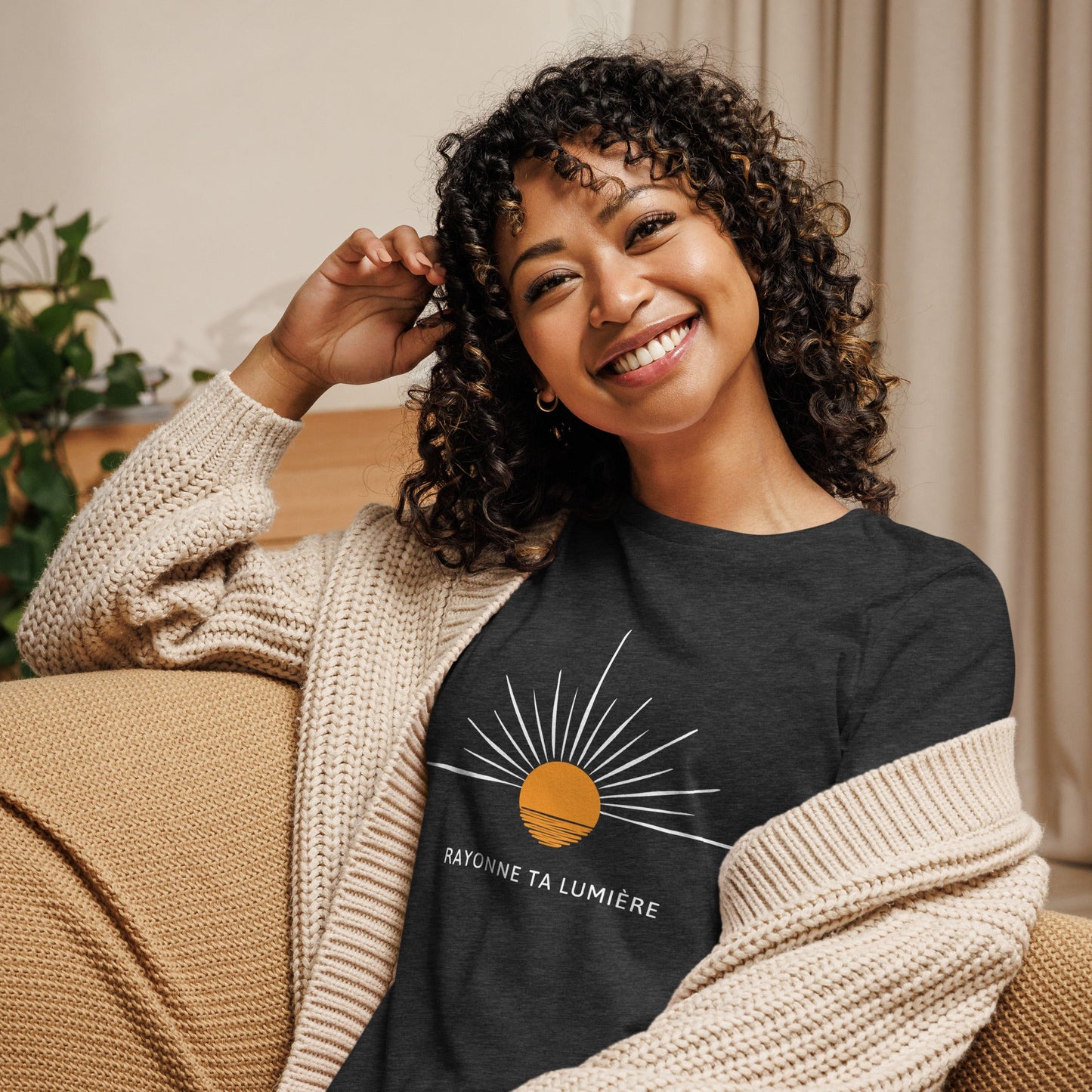 T-shirt "Rayonne ta lumière" - Élégance et inspiration au quotidien -t-shirt pour femme
