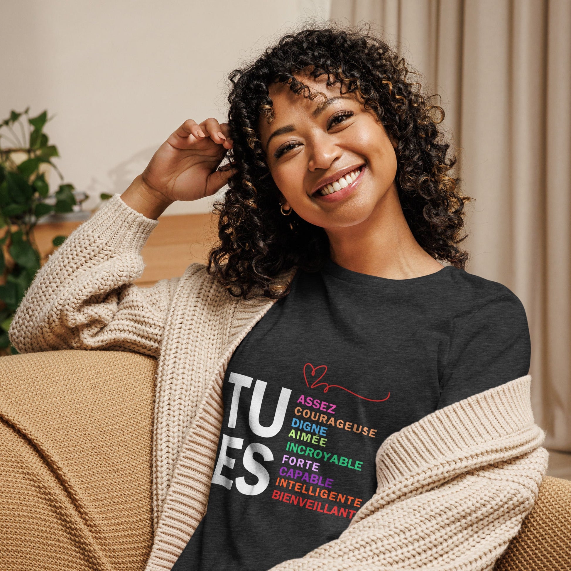 TU ES - Un T-shirt Inspirant pour Rappeler Votre Force Intérieure" T-shirt Décontracté pour Femme